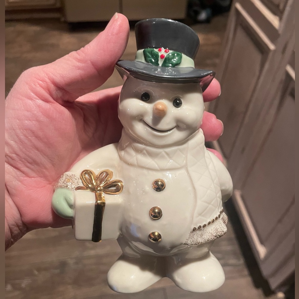 Lenox snowman 6” figurine